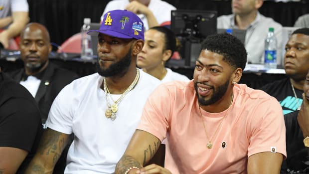 lebron_james_lakers_nba_free_agency_kawhi_leonard_.jpg